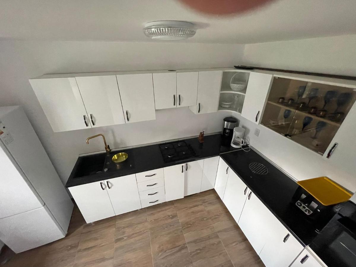 Casa De Vacanta Maga Dubova Bagian luar foto